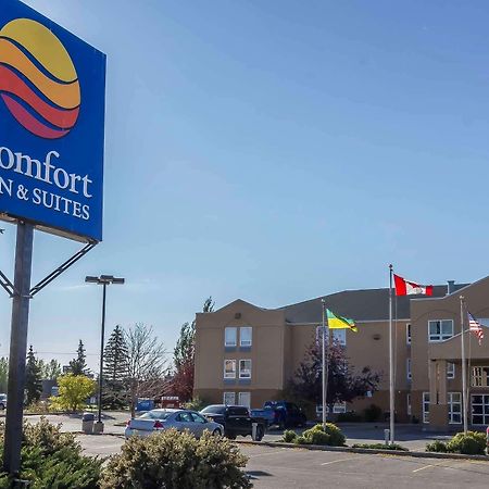 Comfort Inn & Suites Moose Jaw Exterior foto