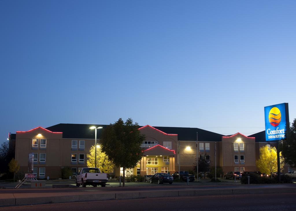 Comfort Inn & Suites Moose Jaw Exterior foto