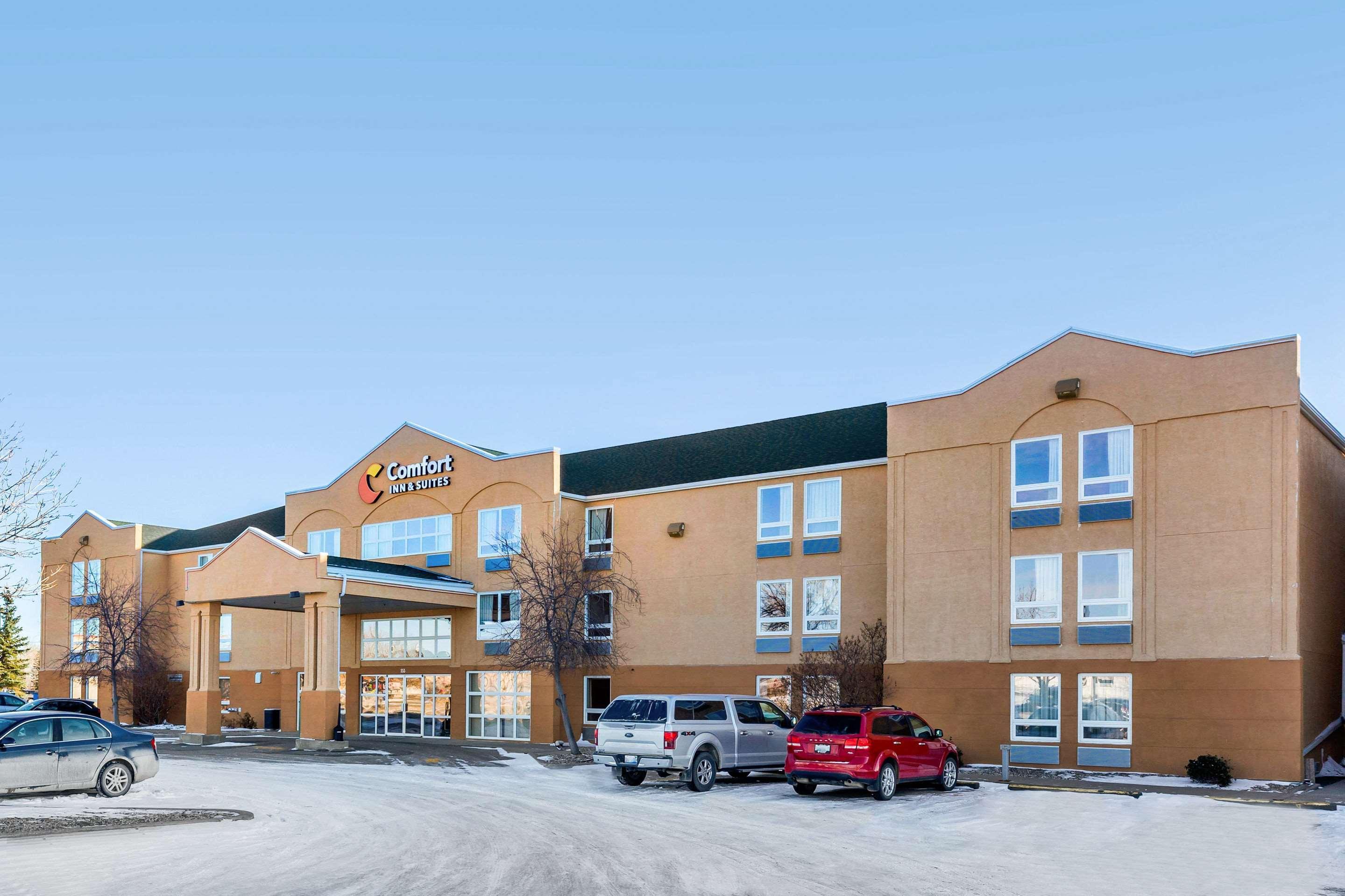 Comfort Inn & Suites Moose Jaw Exterior foto